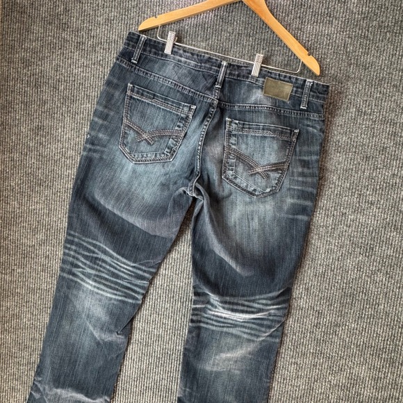 BKE Derek Jeans Mens 36R Straight Leg Distressed Wash Mid Rise Buckle Denim - Picture 1 of 9
